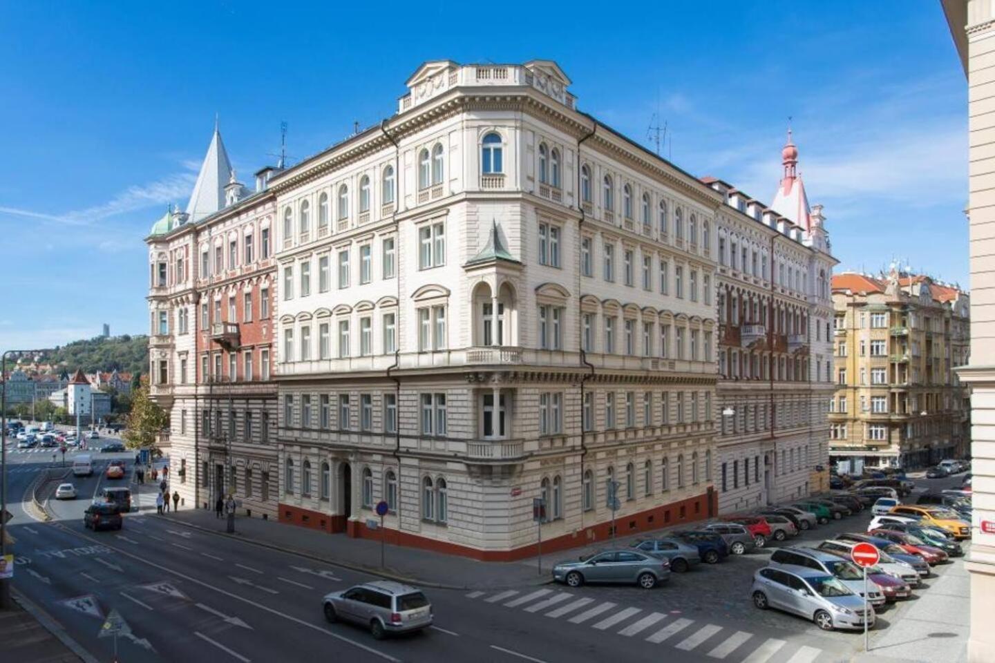 Place Of Grace - 50 Meters From Dancing House プラハ エクステリア 写真